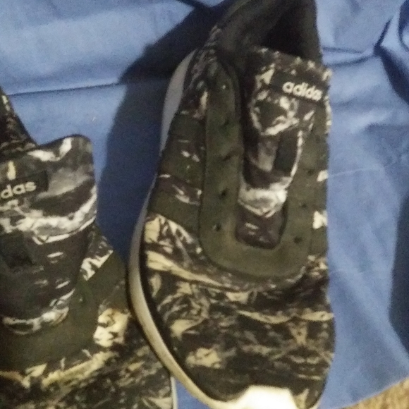 Adidas - Picture 2 of 3